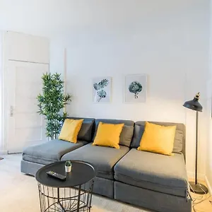 Cosy 2-room In Urban Location Deutschland